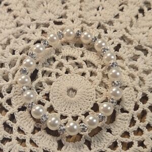 Elegant Pearl and Silver Bracelet
